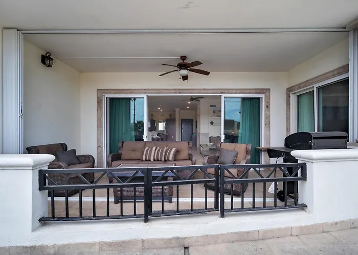 Casa Sirena- Secure&private Poolside Retreat